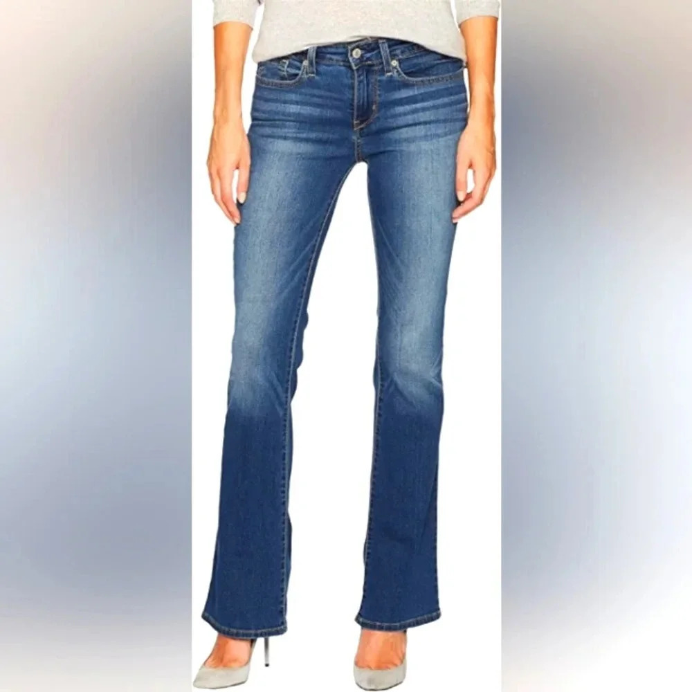 Signature by Levi Strauss & Co. Gold Label Totally Shaping Bootcut Jeans sz 8